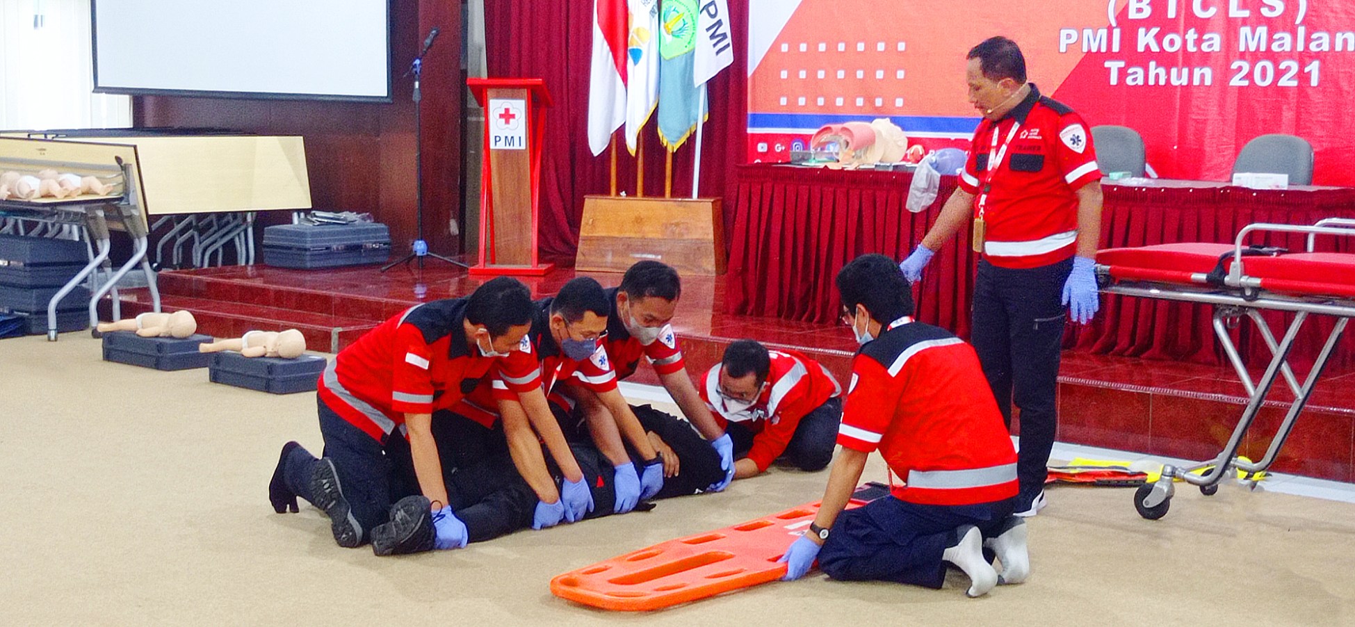 first aid diklat PMI PMR KSR relawan jayapura korps Red Cross Indonesia website