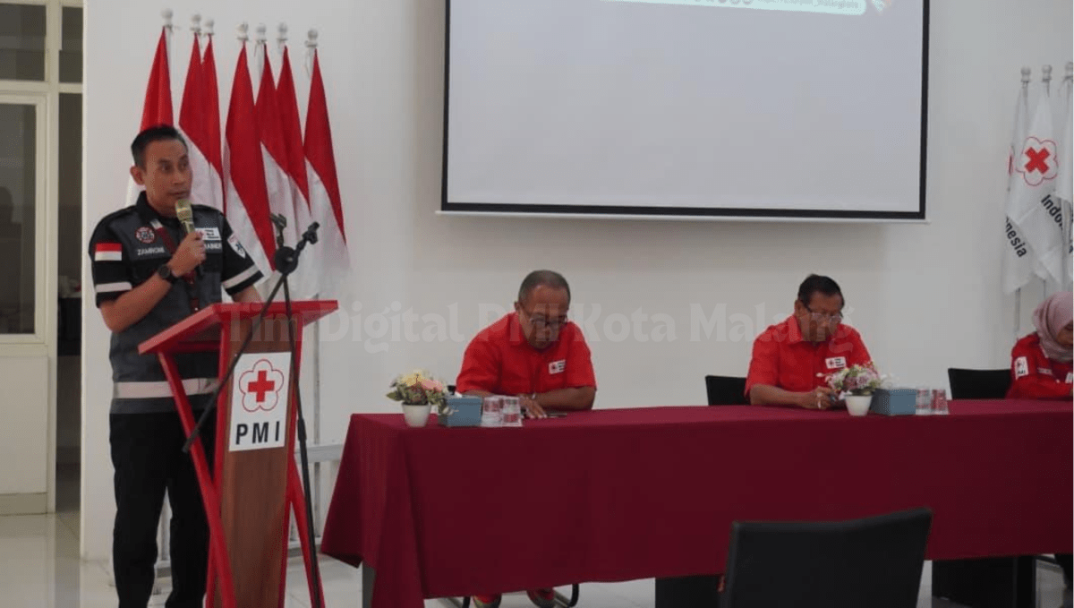 Penyampaian laporan Ketua Panitia Pelatihan Ambulans PMI Kota Jayapura